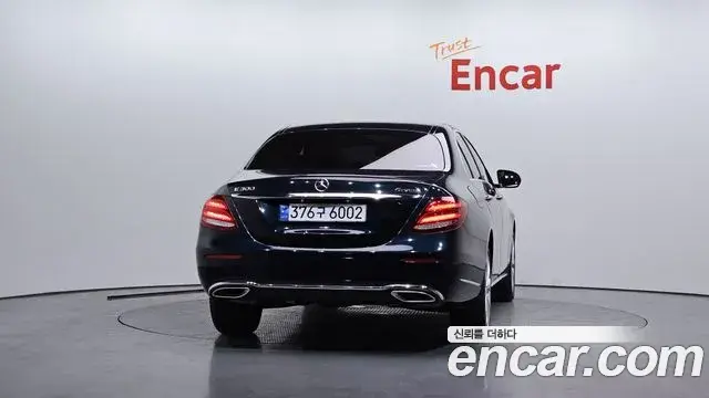 Mercedes-Benz E-Class 2018 — Şəkil 12/20