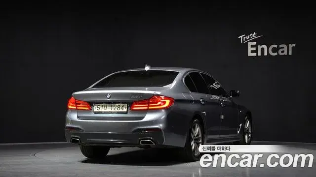 BMW 5 Series 2018 — Фото 2/20