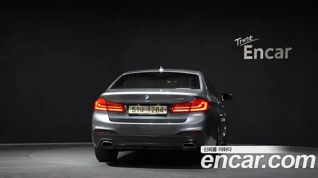 BMW 5 Series 2018 — Фото 4/20