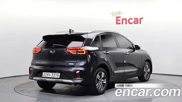 Kia Niro 2019 — Şəkil 13/20