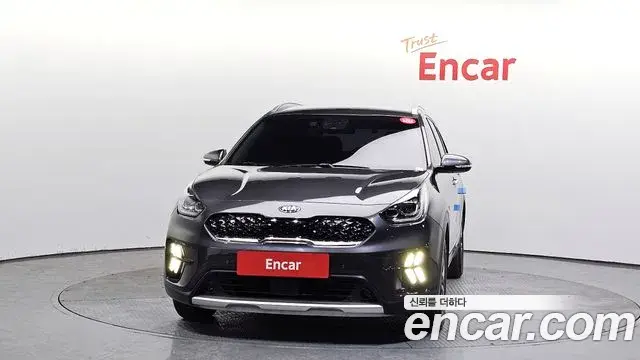 Kia Niro 2019 — Şəkil 16/20