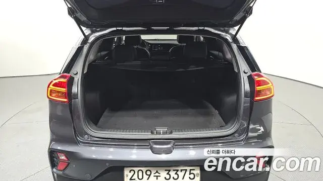 Kia Niro 2019 — Şəkil 8/20