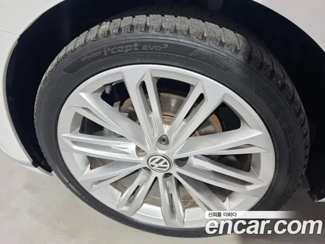 Volkswagen Passat GT 2018 — ფოტო 4/20