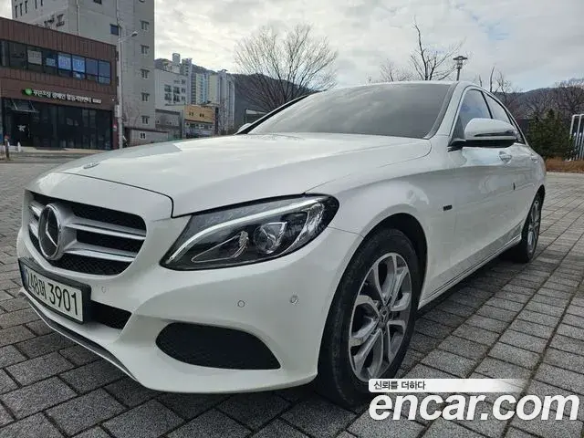 Mercedes-Benz C-Class 2018 — ფოტო 7/19