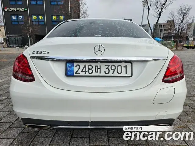 Mercedes-Benz C-Class 2018 — ფოტო 3/19