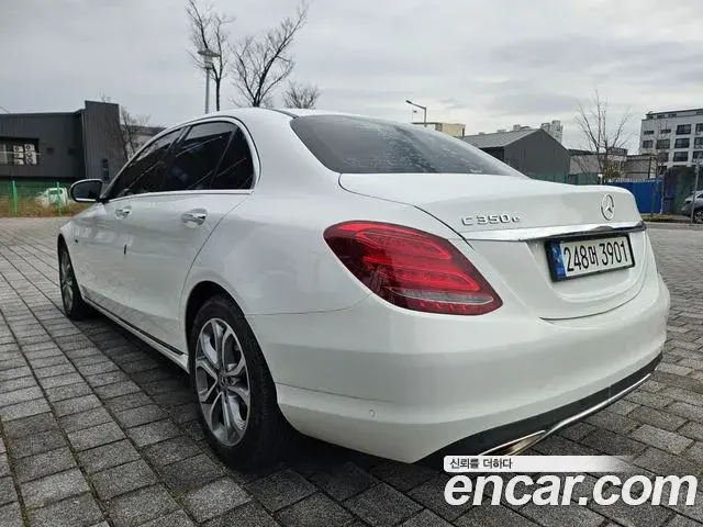 Mercedes-Benz C-Class 2018 — ფოტო 6/19