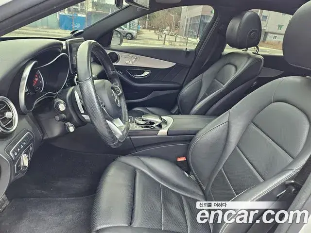 Mercedes-Benz C-Class 2018 — ფოტო 4/19