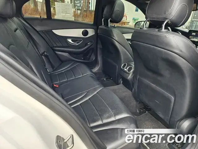 Mercedes-Benz C-Class 2018 — ფოტო 16/19