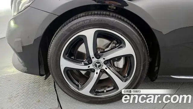 Mercedes-Benz E-Class 2019 — Şəkil 13/20