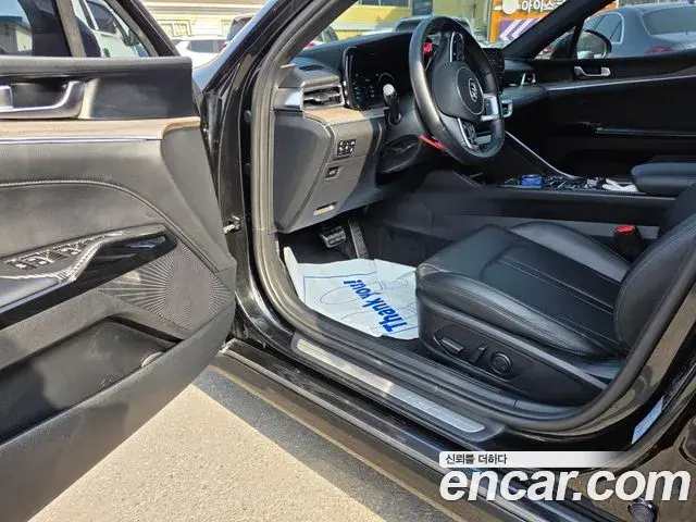 Kia K5 2021 — ფოტო 10/20