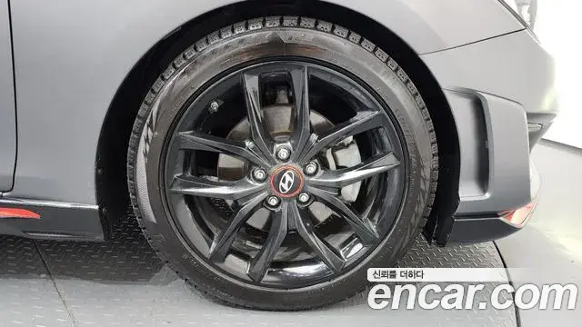 Hyundai Veloster 2018 — Photo 16/20