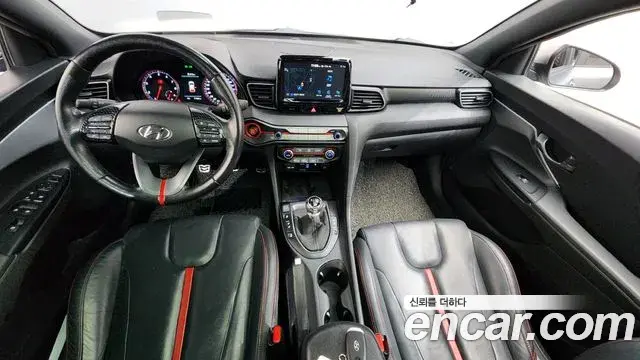 Hyundai Veloster 2018 — Photo 1/20