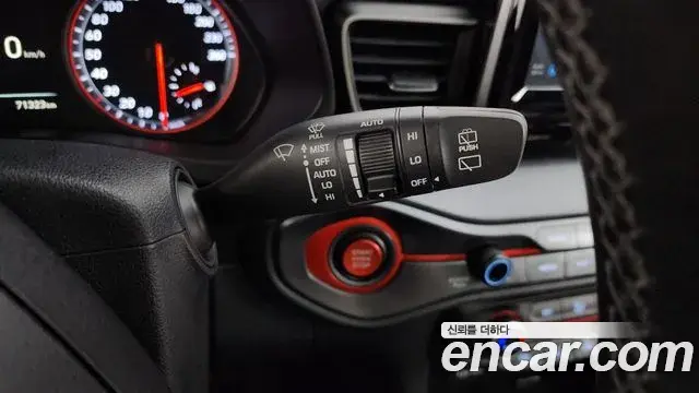 Hyundai Veloster 2018 — Photo 12/20