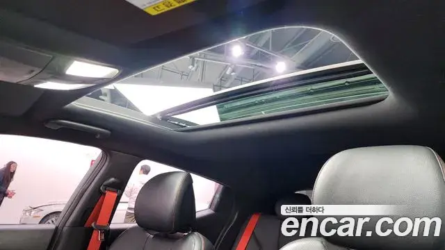 Hyundai Veloster 2018 — Photo 7/20
