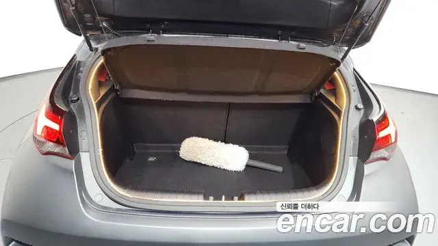 Hyundai Veloster 2018 — Photo 15/20