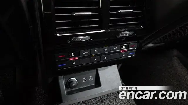 Volkswagen Touareg 2023 — Şəkil 5/20