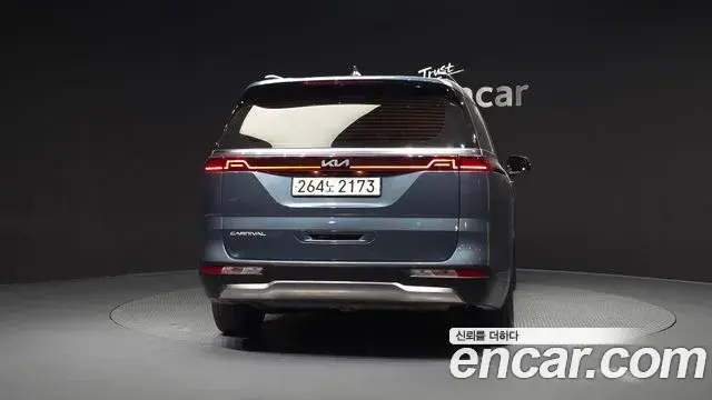 Kia Carnival 2021 — Photo 18/20