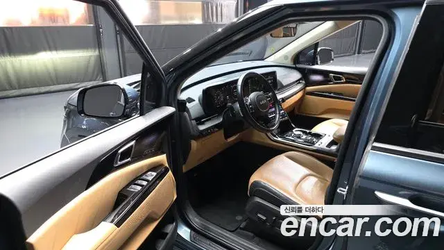 Kia Carnival 2021 — Photo 1/20