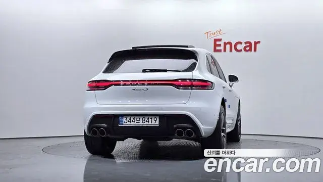 Porsche Macan 2022 — Şəkil 8/20