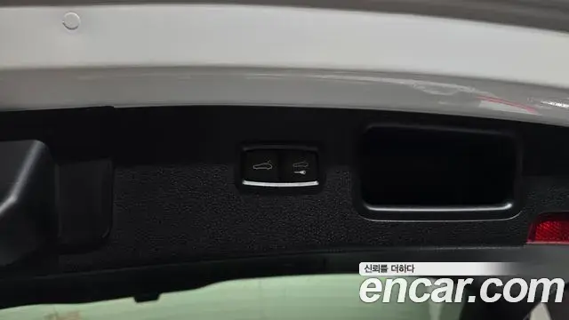 Porsche Macan 2022 — Şəkil 20/20