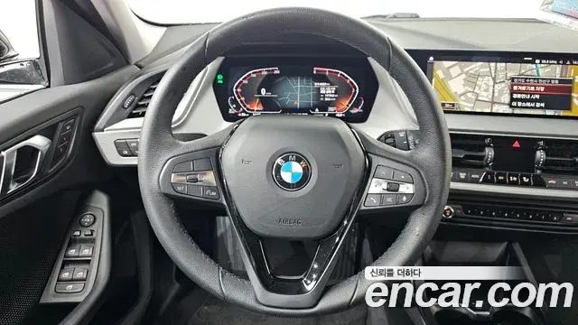 BMW 1 Series 2020 — ფოტო 14/20