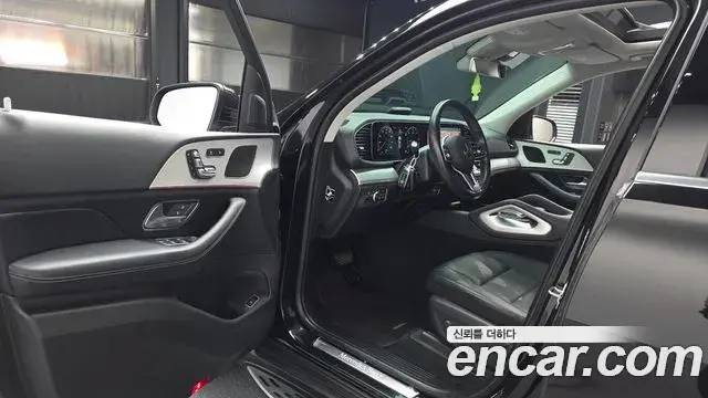 Mercedes-Benz GLE-Class 2020 — Фото 10/20