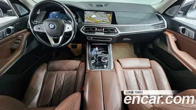 BMW X7 2022 — ფოტო 13/20