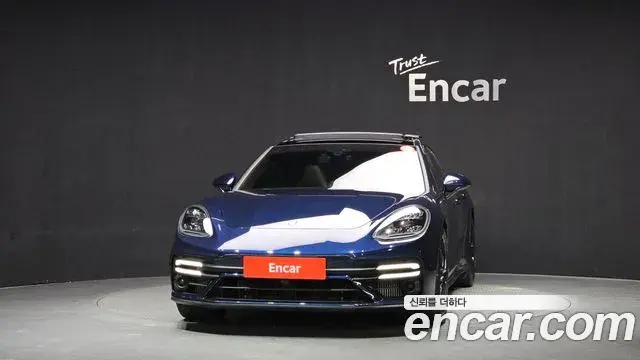 Porsche Panamera 2023 — ფოტო 17/20