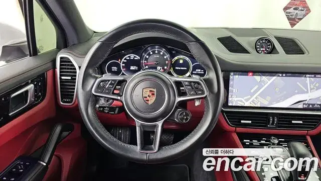 Porsche Cayenne 2019 — ფოტო 6/20