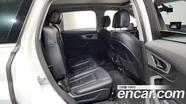 Audi Q7 2019 — Şəkil 8/20