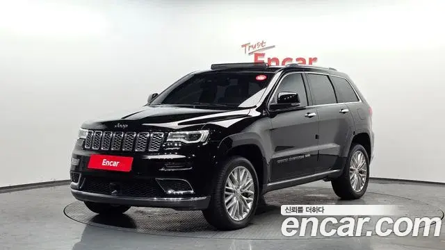 Jeep Grand Cherokee 2018 — Photo 2/20