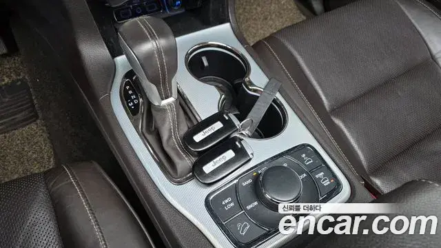 Jeep Grand Cherokee 2018 — Photo 12/20