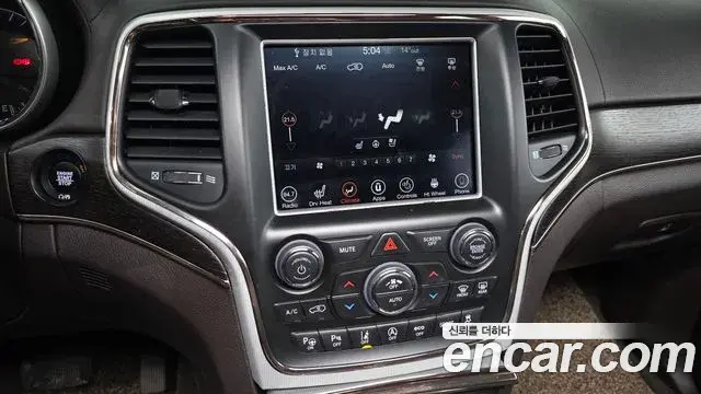 Jeep Grand Cherokee 2018 — Photo 5/20