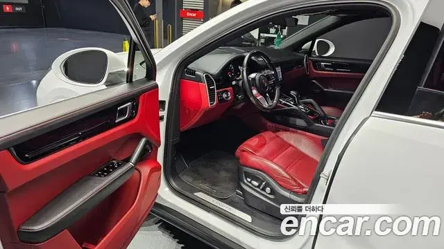 Porsche Cayenne 2020 — Şəkil 17/20