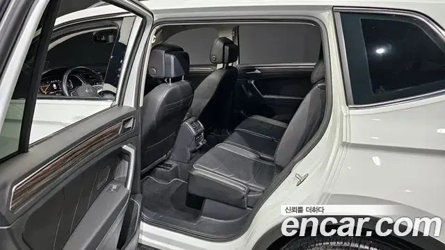 Volkswagen Tiguan Allspace 2023 — Şəkil 12/20