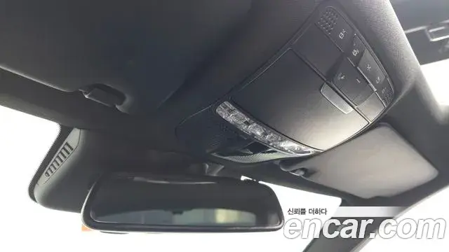 Mercedes-Benz C-Class 2018 — ფოტო 15/20
