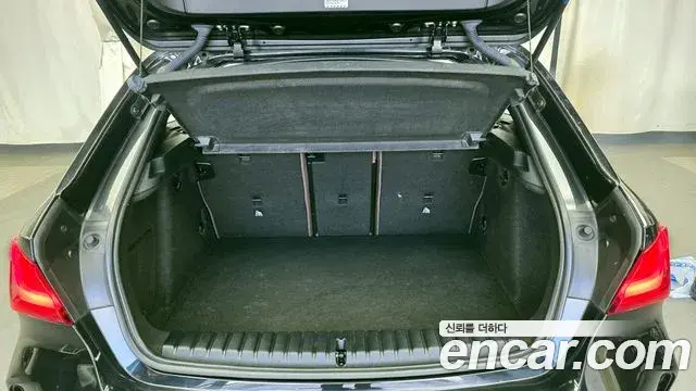 BMW 1 Series 2021 — Photo 8/20