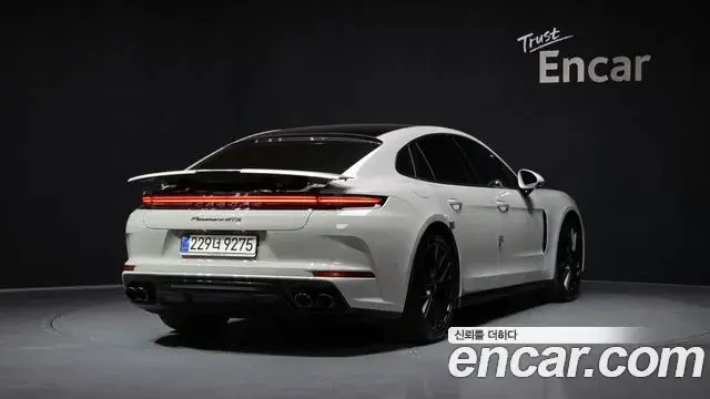 Porsche Panamera 2025 — ფოტო 17/20