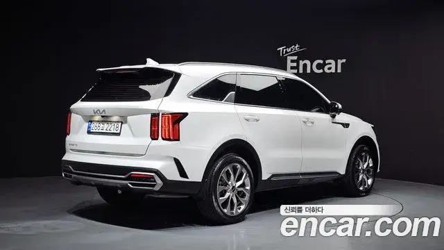 Kia Sorento 2023 — Фото 2/20