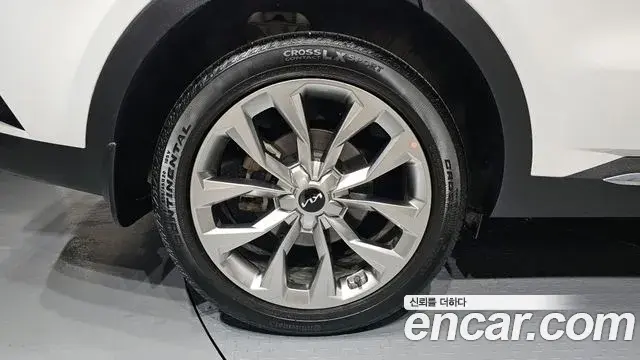Kia Sorento 2023 — Фото 5/20
