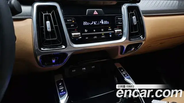 Kia Sorento 2023 — Фото 17/20