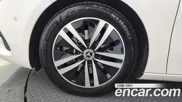 Mercedes-Benz A-Class 2021 — Şəkil 11/20