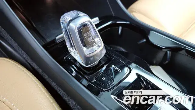 Volvo XC40 2020 — ფოტო 16/20