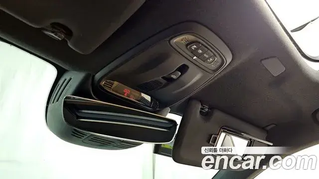 Volvo XC40 2020 — ფოტო 4/20