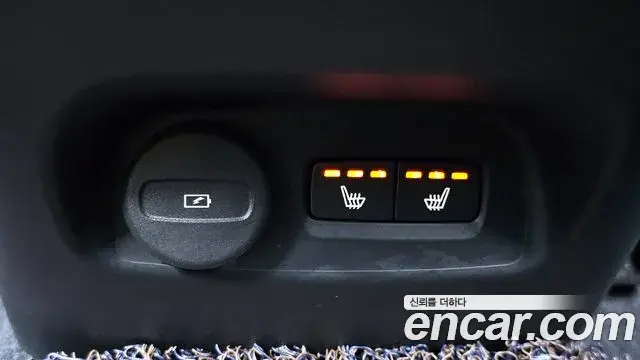 Volvo XC40 2020 — ფოტო 5/20