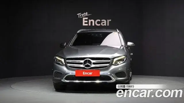 Mercedes-Benz GLC-Class 2019 — Şəkil 19/20