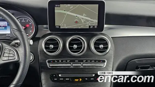 Mercedes-Benz GLC-Class 2019 — Şəkil 17/20