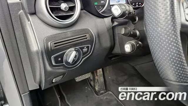 Mercedes-Benz GLC-Class 2019 — Şəkil 7/20