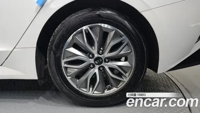 Kia K5 2021 — ფოტო 1/20