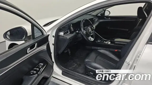 Kia K5 2021 — ფოტო 5/20